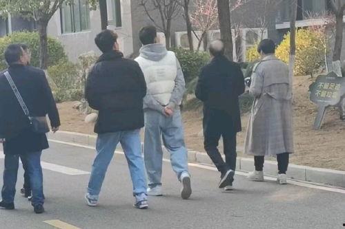 网红吃瓜事件群,揭秘网络舆论背后的真相与争议 第1张 网红吃瓜事件群,揭秘网络舆论背后的真相与争议 第1张